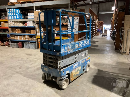 2012 GENIE GS1930 19' SCISSOR LIFT SN: 1930116363
