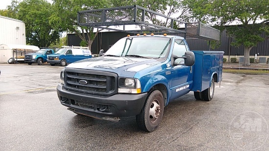 2004 FORD F-350 S/A UTILITY TRUCK VIN: 1FDWF36LX4ED03240