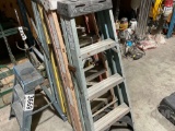 4' STEP LADDER
