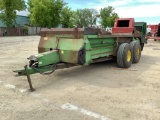 JOHN DEERE 680 MANURE SPREADER