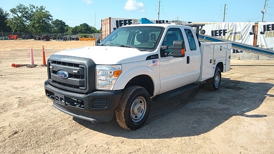 2015 FORD F-250XL SD S/A UTILITY TRUCK VIN: 1FD7X2B65FED10739