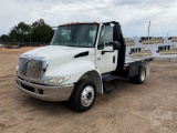 2004 INTERNATIONAL 4200 VIN: 1HTMPAFMX4H611838 REGULAR CAB FLATBED TRUCK