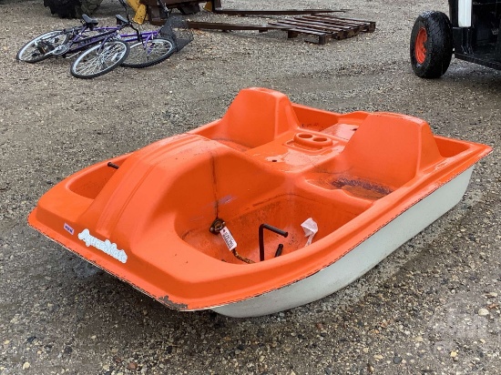 AQUA-MATE PADDLE BOAT, RUDDER IS NOT INSTALLED