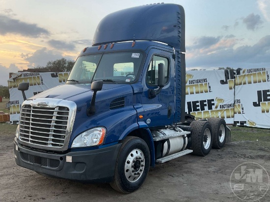 2018 FREIGHTLINER CASCADIA CA113 TANDEM AXLE DAY CAB TRUCK TRACTOR VIN: 1FUJGBDV8JLHS8047