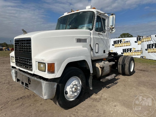 1997 MACK CH612 SINGLE AXLE DAY CAB TRUCK TRACTOR VIN: 1M2AA08Y4VW011482