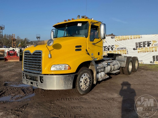 2016 MACK CXU613 TANDEM AXLE DAY CAB TRUCK TRACTOR VIN: 1M1AW07Y3GM054099