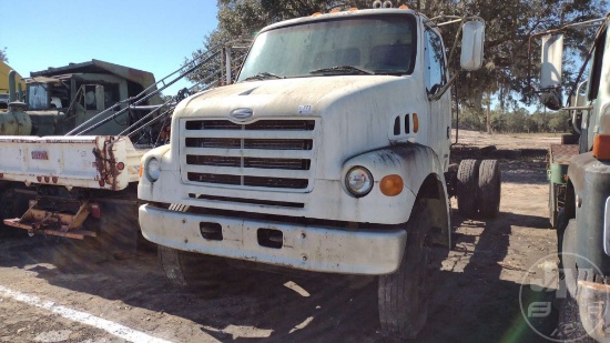 2000 STERLING TRUCK L7501 VIN: 2FZHRJBA5YAF15392 S/A CAB & CHASSIS