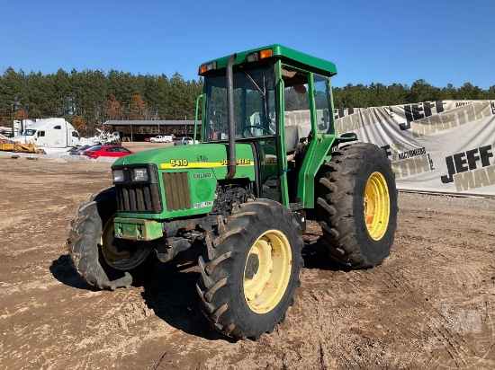 JOHN DEERE 5410 4X4 TRACTOR SN: LVSG065009761