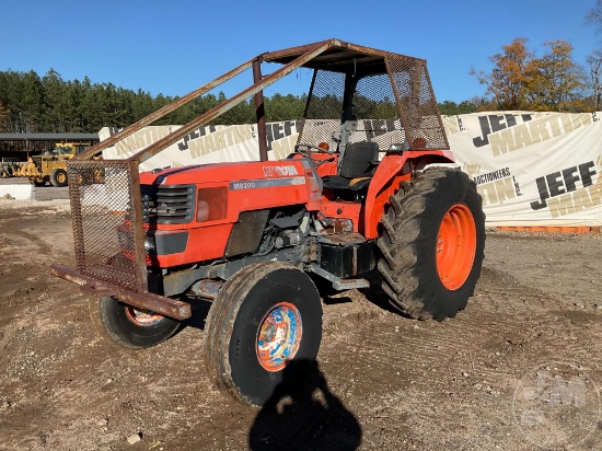 KUBOTA M8200 TRACTOR SN: 10119