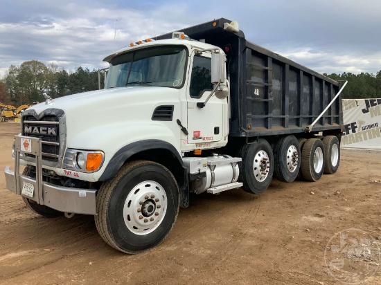 2006 MACK CV700 QUAD AXLE DUMP TRUCK VIN: 1M2AG11C56M037511