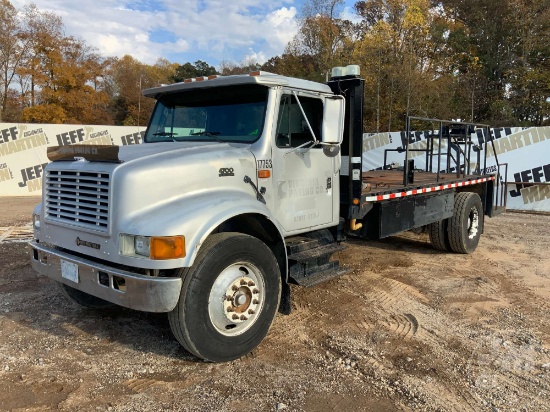 2001 INTERNATIONAL 4700 VIN: 1HTSCAAN81H341619 REGULAR CAB FLATBED TRUCK