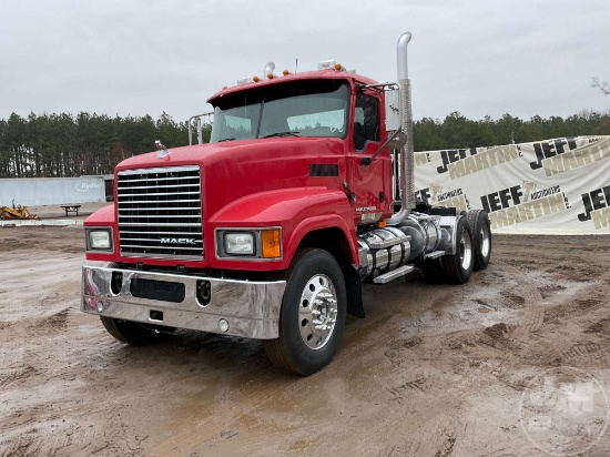 2008 MACK CU613 PINNACLE VIN: 1M1AN07Y18N003103 TANDEM AXLE DAY CAB TRUCK TRACTOR