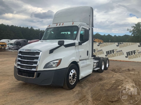 2018 FREIGHTLINER CASCADIA VIN: 3AKJHLDR0JSJK6346 TANDEM AXLE DAY CAB TRUCK TRACTOR