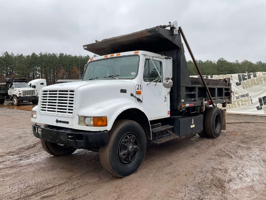 1996 INTERNATIONAL 4900 SINGLE AXLE DUMP TRUCK VIN: 1HTSDAAP9TH267693