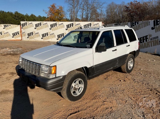 1998 JEEP GRAND CHEROKEE VIN: 1J4FX58SXWC237413 SUV