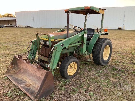 JOHN DEERE 870 4X4 TRACTOR W/ LOADER