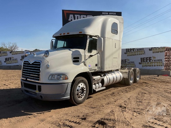 2016 MACK CXU613 TANDEM AXLE TRUCK TRACTOR VIN: 1M1AW07Y1GM075792