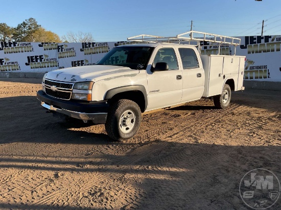 2006 CHEVROLET SILVERADO 2500 HD S/A UTILITY TRUCK VIN: 1GCHK23U26F150740