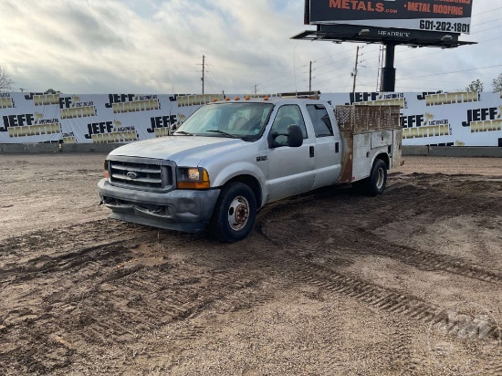 2001 FORD F-350 S/A UTILITY TRUCK VIN: 1FDWW36F51EC24208