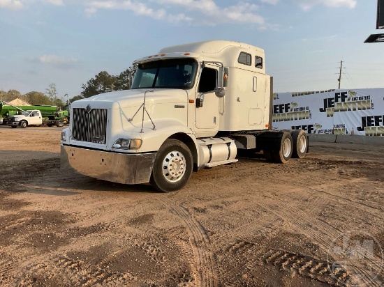 2000 INTERNATIONAL 9400I TANDEM AXLE TRUCK TRACTOR VIN: 3HSCNAERXYN047476