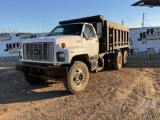 2001 CHEVROLET C7 TANDEM AXLE DUMP TRUCK VIN: 1GBT7H4C61J511823