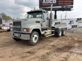 2005 MACK CH613 TANDEM AXLE DAY CAB TRUCK TRACTOR VIN: 1M1AA13Y45N158179