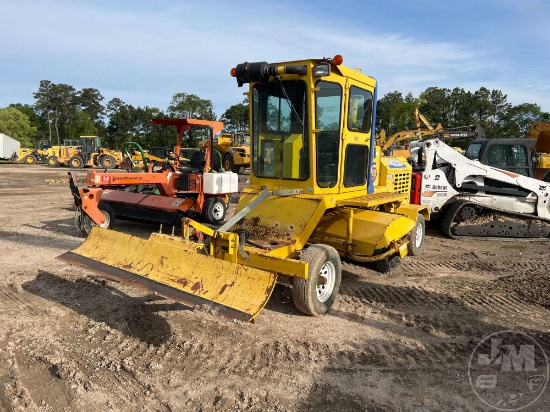 2010 SUPERIOR BROOM DT80 CT SN: 810031 SWEEPER