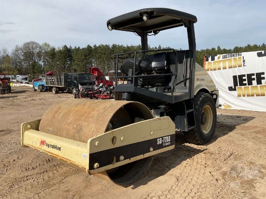 2004 INGERSOLL RAND SD-77DX TF SINGLE DRUM VIBRATORY ROLLER SN: 179459
