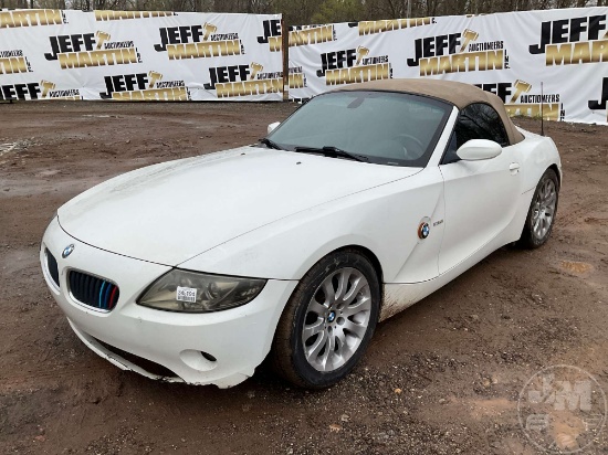 2004 BMW Z4 VIN: 4USBT33454LS48632 COUPE