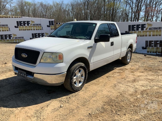 2004 FORD F-150 XLT EXTENDED CAB PICKUP VIN: 1FTRX12W84NB26142