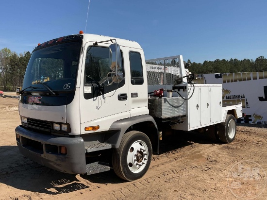 2005 GMC T-SERIES S/A MECHANICS TRUCK VIN: 1GDM8F1375F533520