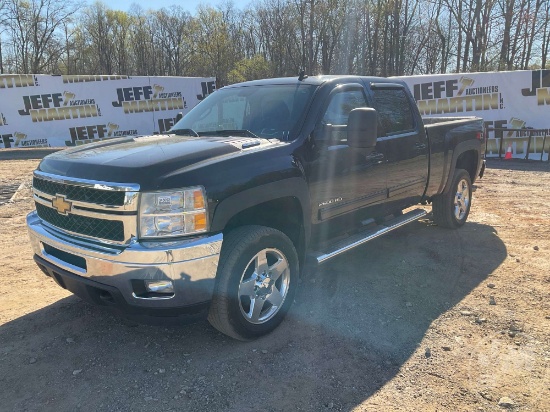 2011 CHEVROLET SILVERADO 2500 HD CREW CAB 4X4 3/4 TON PICKUP VIN: 1GC1KYCG1BF141231