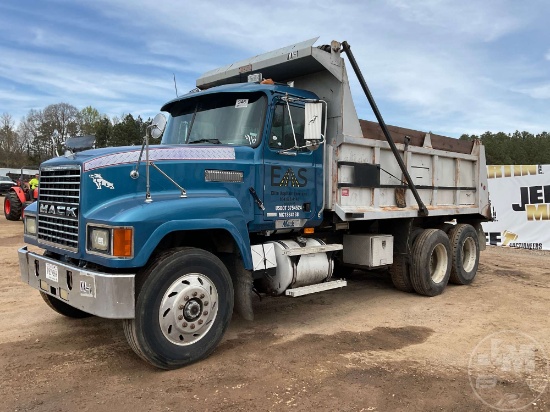 1996 MACK 600 TANDEM AXLE DUMP TRUCK VIN: 1M2AA13C8TW062336