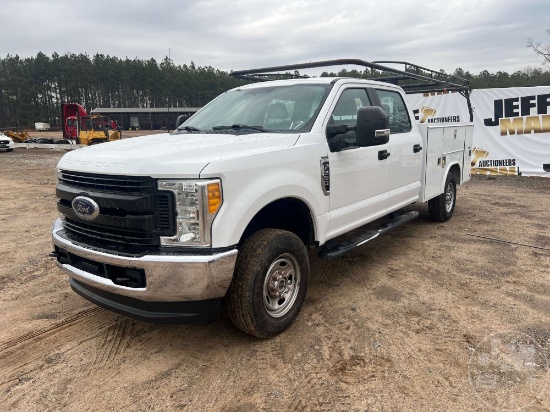 2017 FORD F-250 S/A UTILITY TRUCK VIN: 1FD7W2B66HEC58124