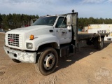 2000 GMC C6500 SINGLE AXLE REGULAR CAB FLATBED TRUCK VIN: 1GDJ7H1C6YJ527937