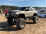 2000 CHEVROLET BLAZER VIN: 1GNCT18W7YK284267 SUV