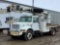 2001 INTERNATIONAL 4900 S/A DIGGER DERRICK TRUCK VIN: 1HTSDAAR71H343734