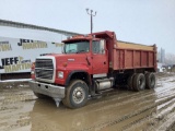 1996 FORD LT8000 TANDEM AXLE DUMP TRUCK VIN: 1FDZU82E9TVA15392