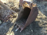 17.5”...... BUCKET W/TEETH