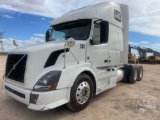 2013 VOLVO TRUCK VNL T/A TRUCK TRACTOR VIN: 4V4NC9EJ4DN556375