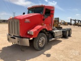 2012 KENWORTH T8 SERIES VIN: 1XKDDP9X9CJ301674 T/A DAYCAB TRUCK TRACTOR