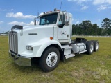 2001 KENWORTH T800 TANDEM AXLE DAY CAB TRUCK TRACTOR VIN: 1XKDDU9X91R877049