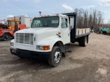 2002 INTERNATIONAL 4700 LOW PROFILE188 SINGLE AXLE REGULAR CAB FLATBED TRUCK VIN: 1HTSLABK02H550049