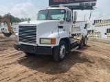 2001 MACK CH613 TANDEM AXLE DAY CAB TRUCK TRACTOR VIN: 1M1AA13Y71W140683