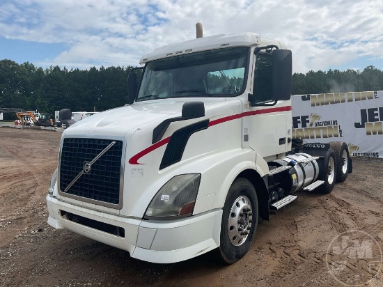 2014 VOLVO TRUCK VNL TANDEM AXLE DAY CAB TRUCK TRACTOR VIN: 4V4NC9EHXEN172793