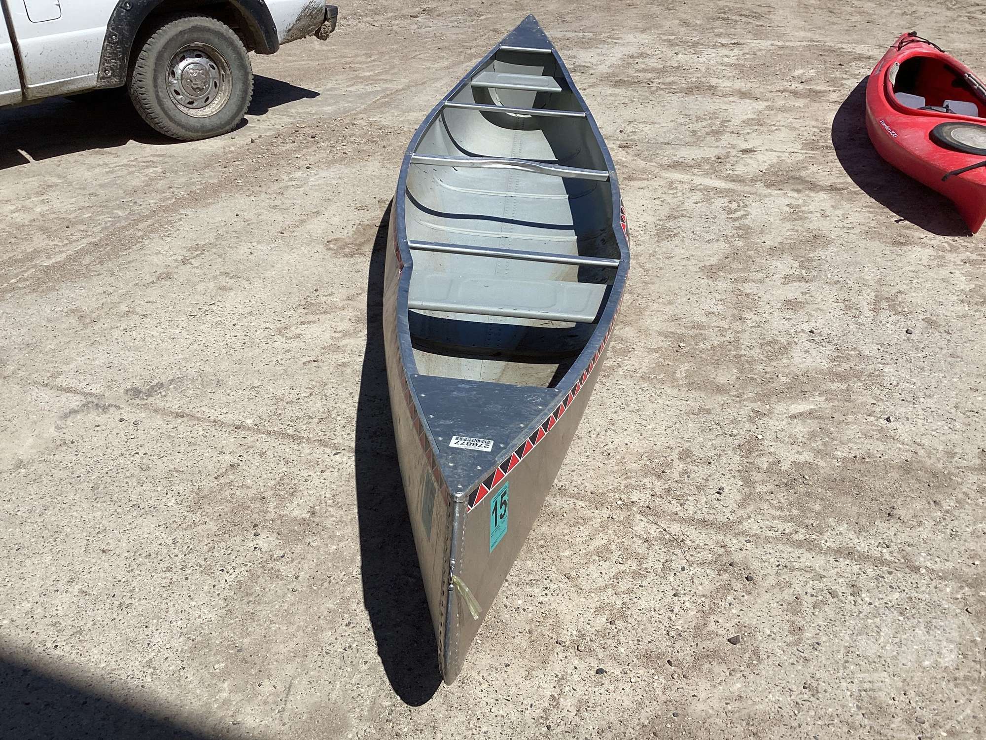 Alumacraft 17' Quetico Canoe and accessories For Sale