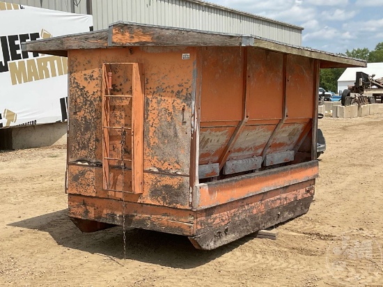 SMIDLEY STEER STUFFER 10’...... X 5’...... MOBILE LIVESTOCK FEEDER ON