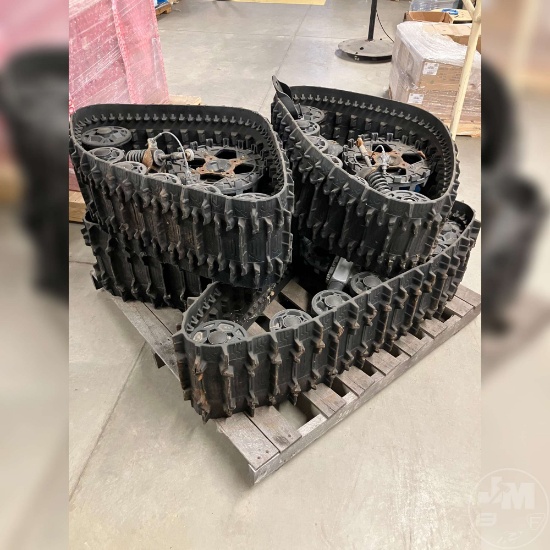 SET OF TRACKS FOR UTV