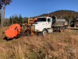 1993 INTERNATIONAL 9400 VIN: 2HSFHEMR0PC070228 T/A SPREADER TRUCK