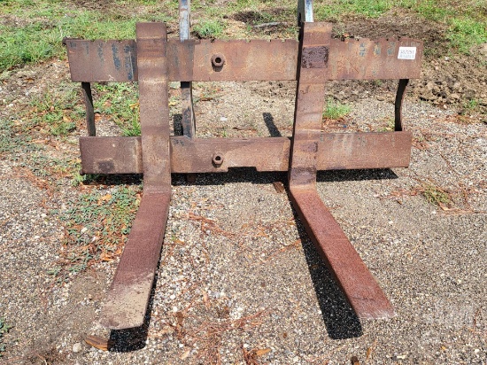 FORK LIFT BRACKET & 41 IN. FORKS